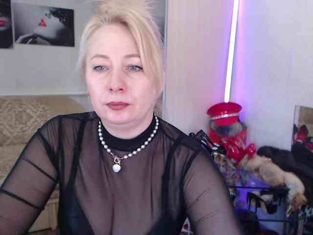 MistressMilfa webcam