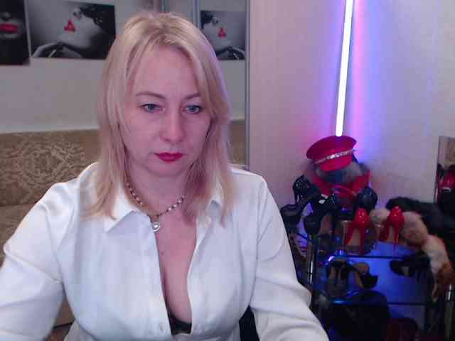 MistressMilfa webcam