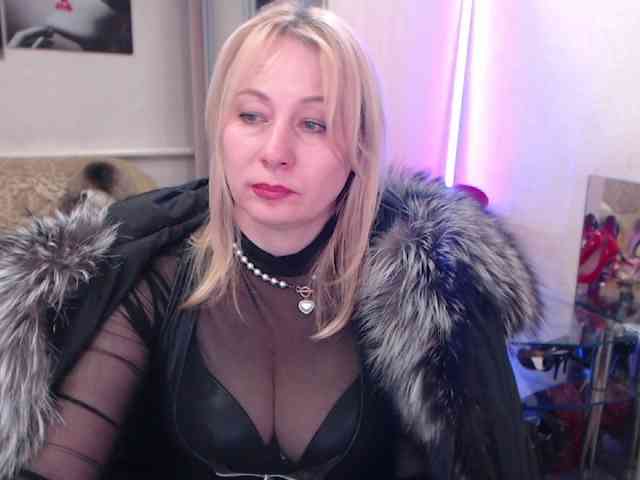 MistressMilfa webcam
