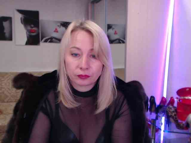 MistressMilfa webcam