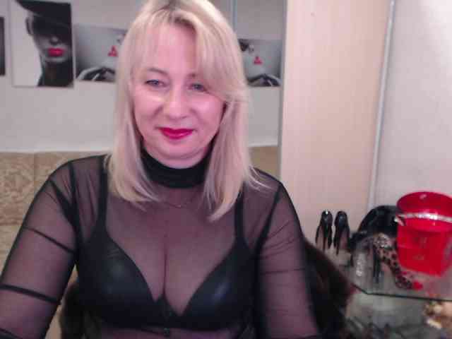 MistressMilfa webcam