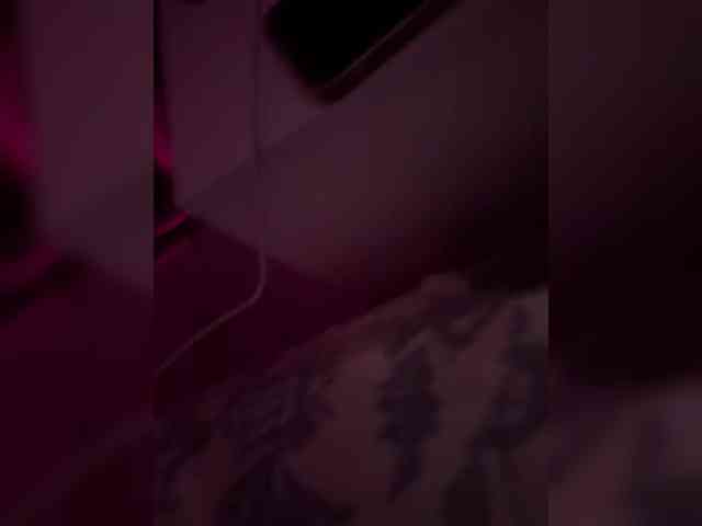 TheonlyoneBoyX webcam