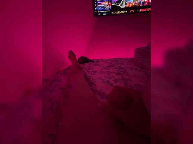 TheonlyoneBoyX webcam