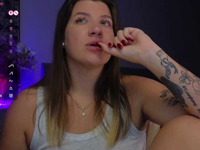 BloomBambi's BongaCams show and profile