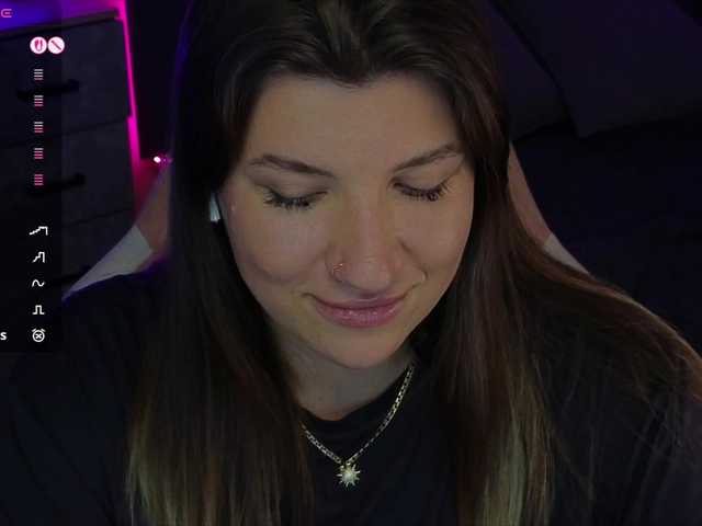 BloomBambi's BongaCams show and profile