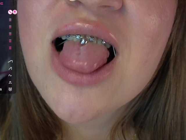 BloomBambi's BongaCams show and profile