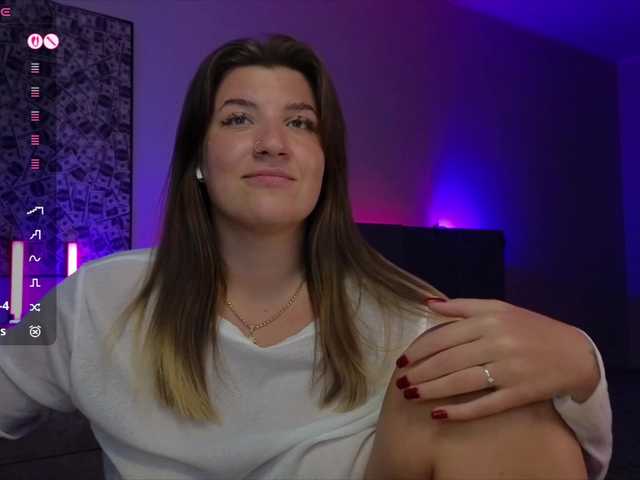 BloomBambi live cam profile