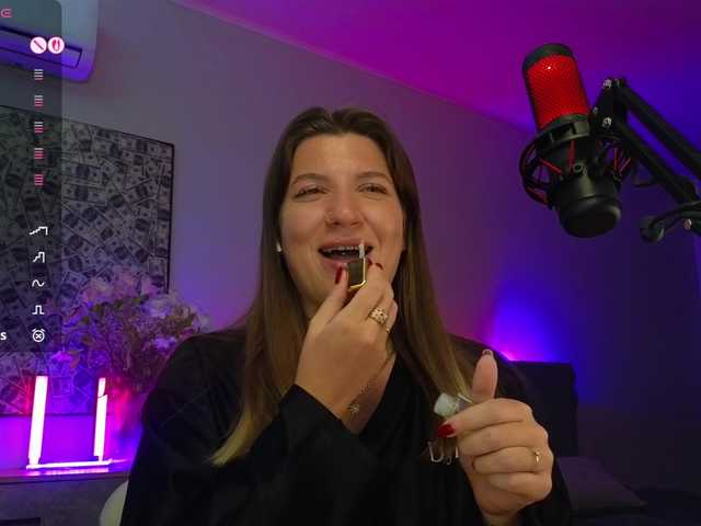 BloomBambi's BongaCams show and profile