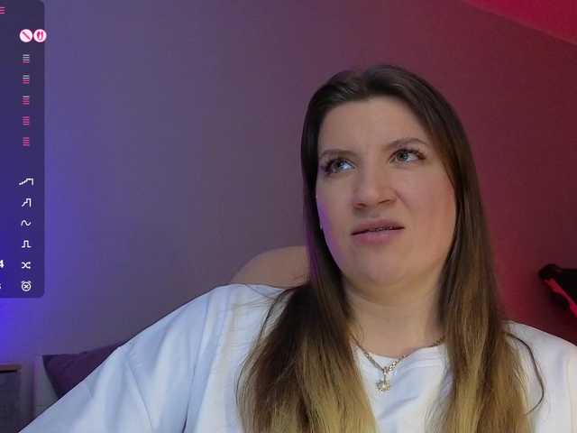 BloomBambi's BongaCams show and profile