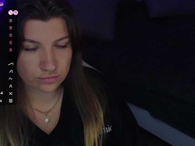 BloomBambi's BongaCams show and profile