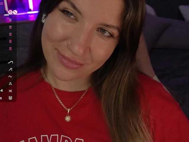 BloomBambi's BongaCams show and profile