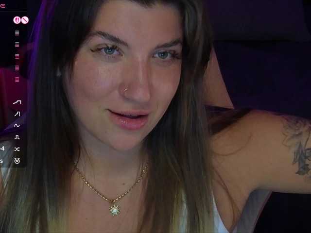 BloomBambi's BongaCams show and profile