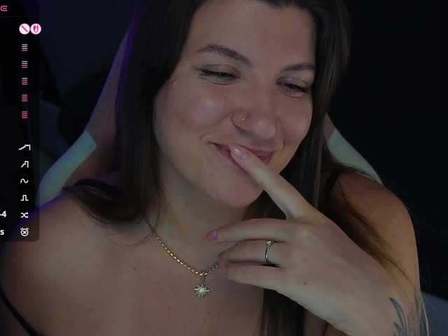 BloomBambi's BongaCams show and profile