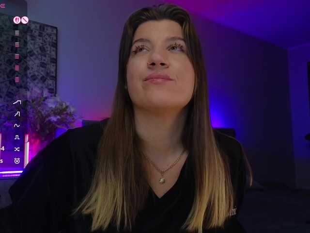 BloomBambi's BongaCams show and profile