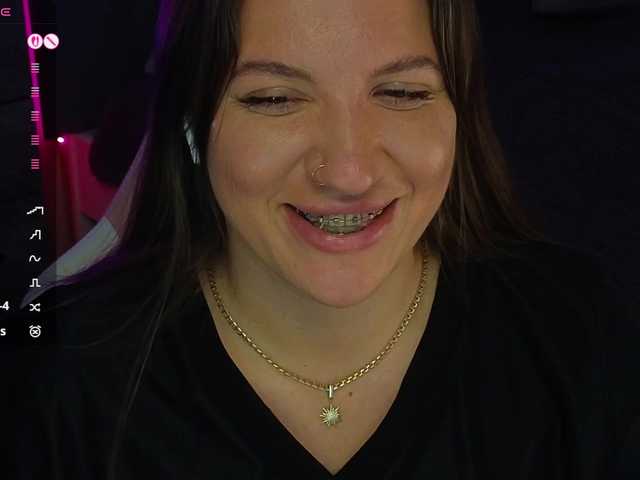 BloomBambi's BongaCams show and profile