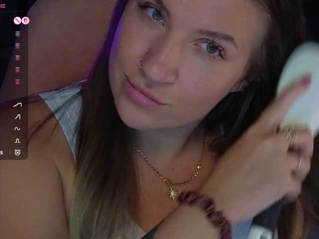 BloomBambi's BongaCams show and profile