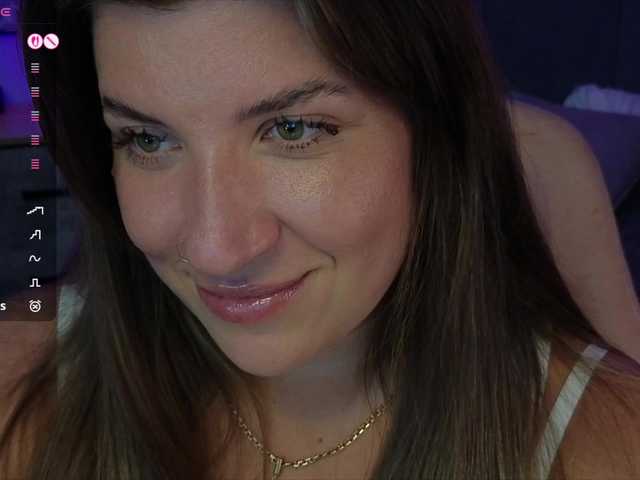 BloomBambi's BongaCams show and profile