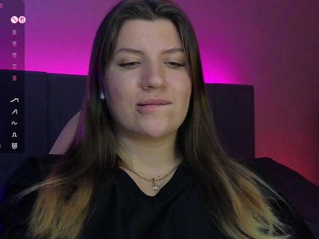 BloomBambi's BongaCams show and profile