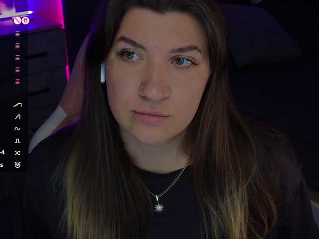 BloomBambi's BongaCams show and profile