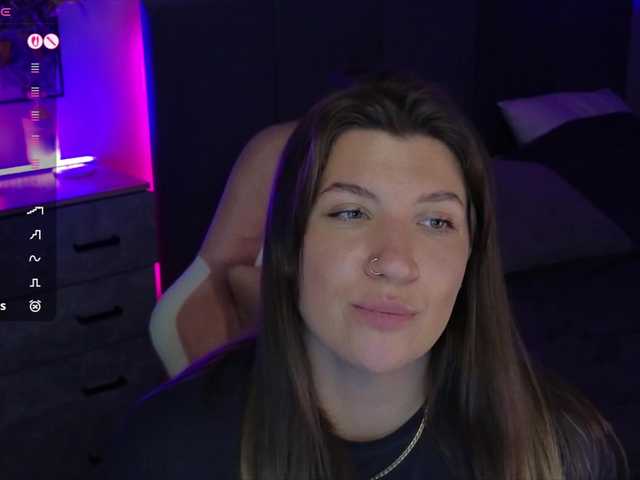 BloomBambi's BongaCams show and profile