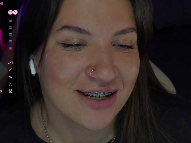 BloomBambi's BongaCams show and profile