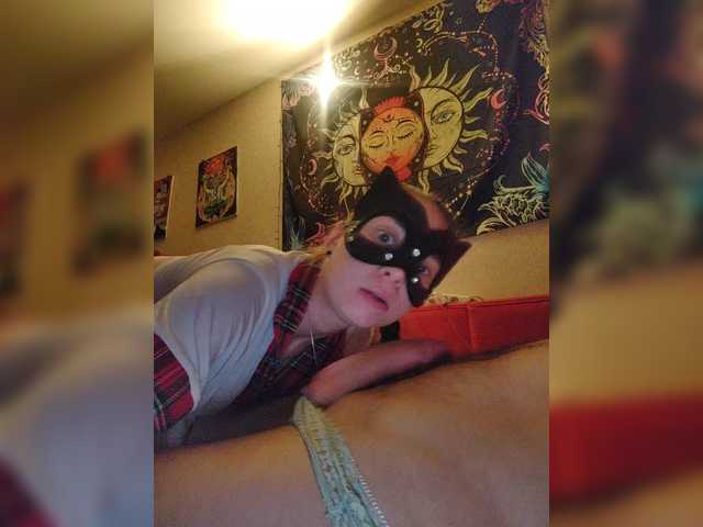 Kri13Max's BongaCams show and profile