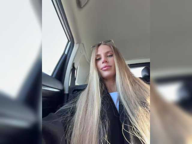 blondinochkaa's BongaCams show and profile