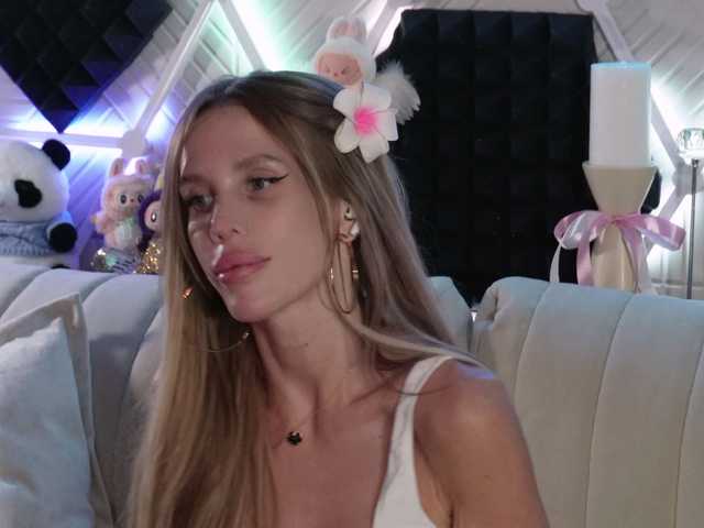 blondinochkaa's BongaCams show and profile