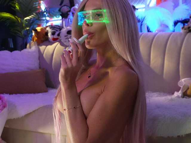 blondinochkaa from BongaCams is Freechat