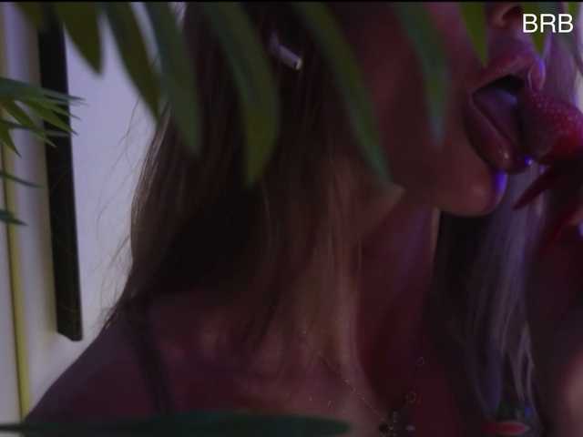 blondinochkaa's BongaCams show and profile