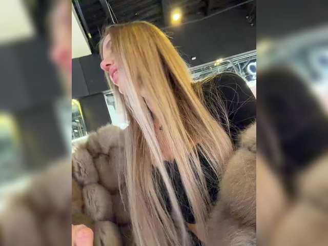 blondinochkaa's BongaCams show and profile