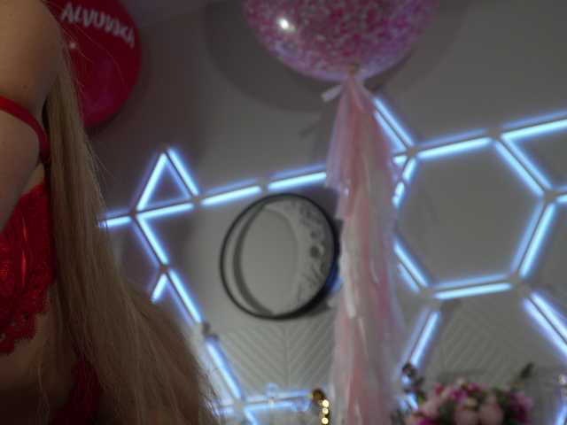 blondinochkaa's BongaCams show and profile