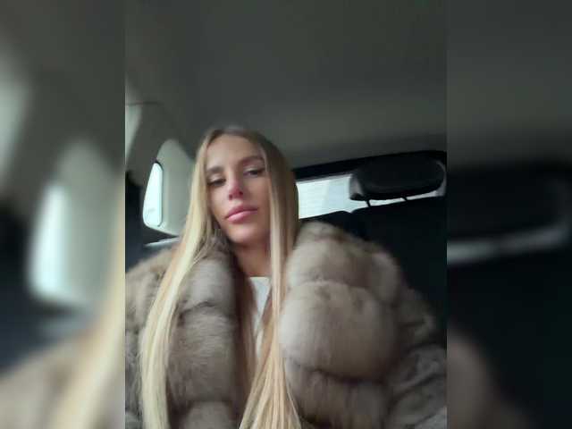 blondinochkaa's BongaCams show and profile