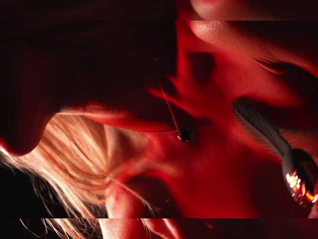 blondinochkaa from BongaCams is Freechat