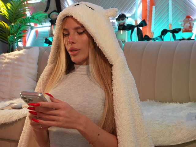 blondinochkaa from BongaCams is Freechat