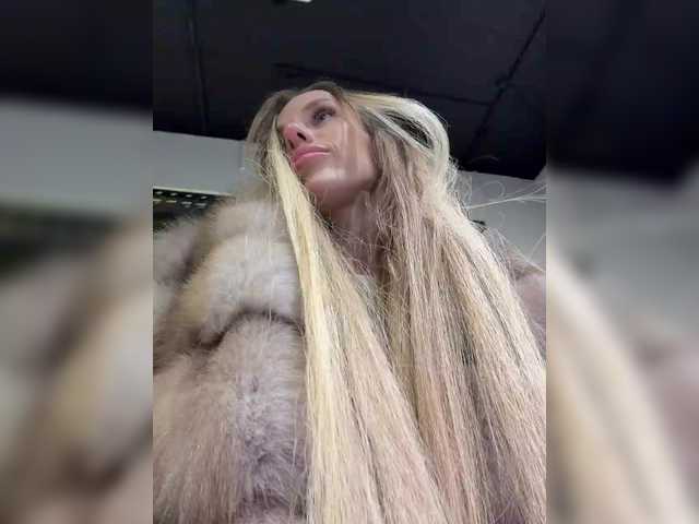 blondinochkaa's BongaCams show and profile