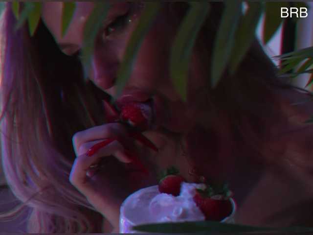 blondinochkaa's BongaCams show and profile