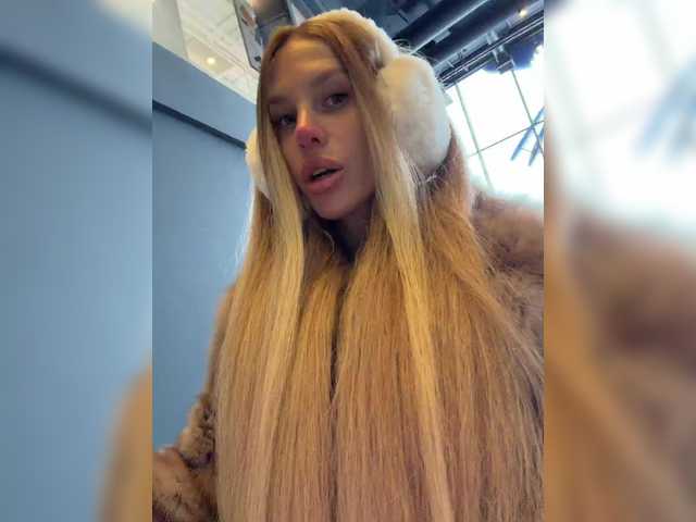 вебкам blondinochkaa