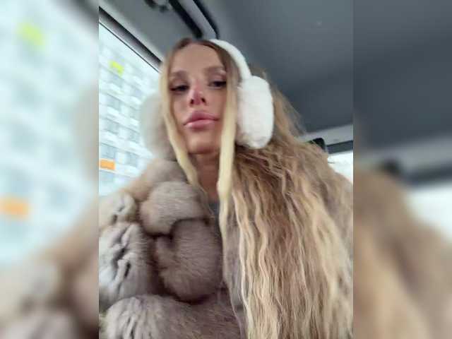 blondinochkaa's BongaCams show and profile