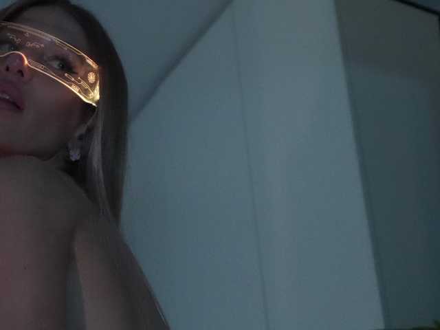 милфа blondinochkaa