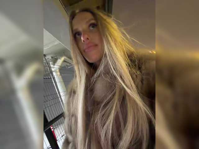 blondinochkaa's BongaCams show and profile