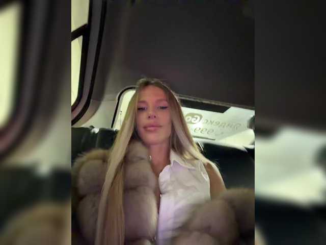 blondinochkaa's BongaCams show and profile