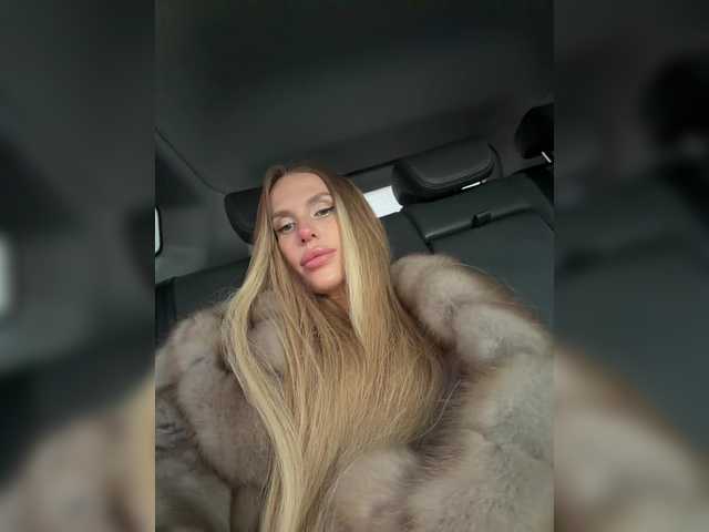 blondinochkaa's BongaCams show and profile