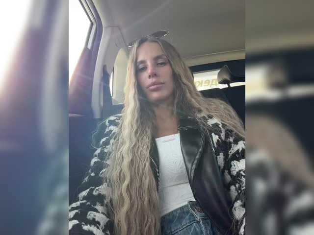 blondinochkaa's BongaCams show and profile