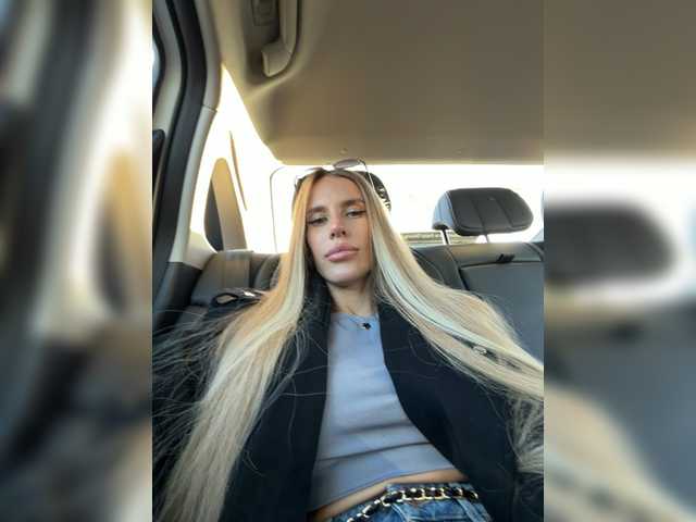 blondinochkaa from BongaCams