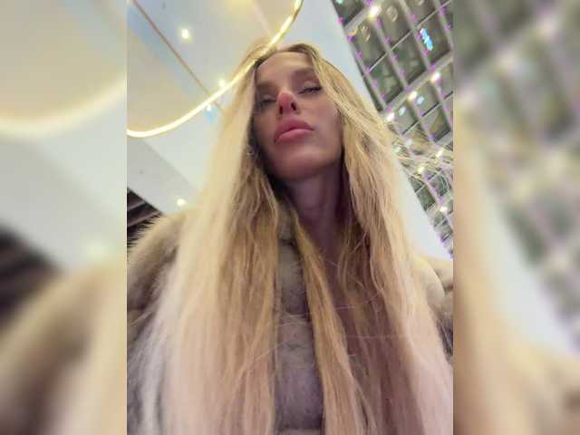 blondinochkaa's BongaCams show and profile