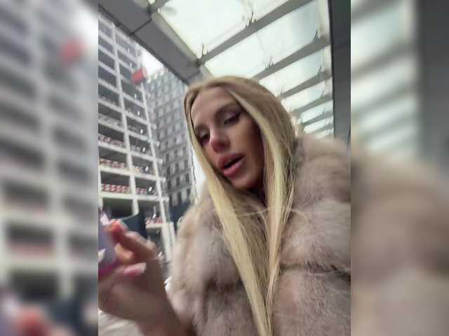 blondinochkaa's BongaCams show and profile