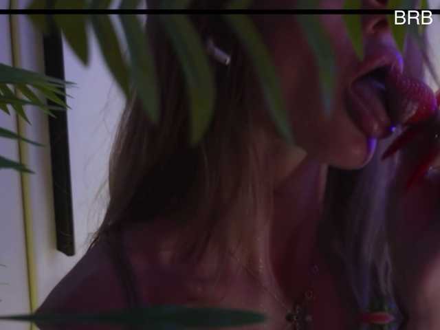 blondinochkaa's BongaCams show and profile