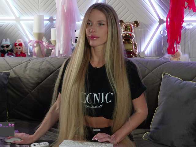 blondinochkaa's BongaCams show and profile