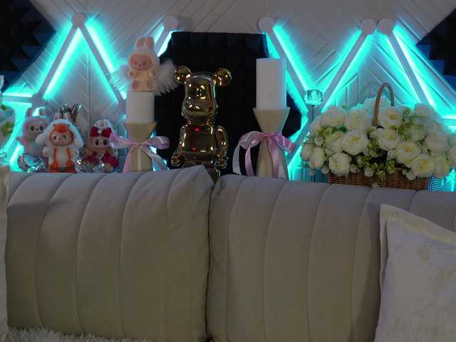 blondinochkaa's BongaCams show and profile